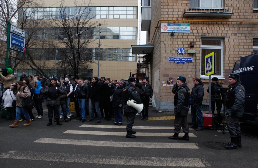 Расула Мирзаева признали виновным, но отпустили в зале суда 4 фото