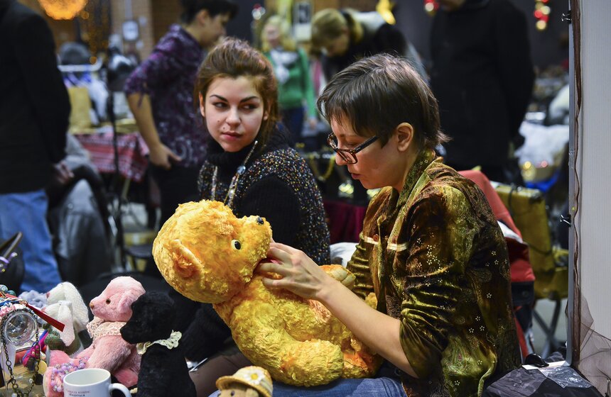 Новогодний блошиный рынок прошел в Музее Москвы 24 фото