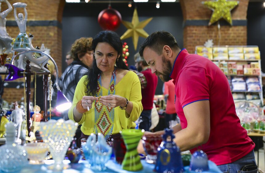 Новогодний блошиный рынок прошел в Музее Москвы 18 фото