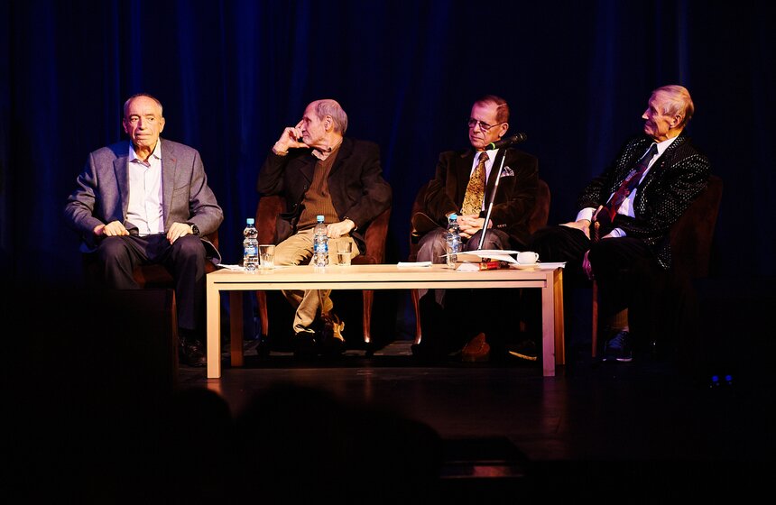 Поэт Евгений Евтушенко выступил в культурном центре ЗИЛ 24 фото