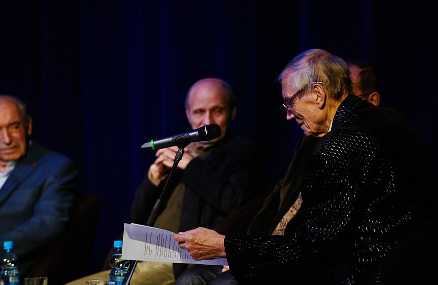 Поэт Евгений Евтушенко выступил в культурном центре ЗИЛ 26 фото