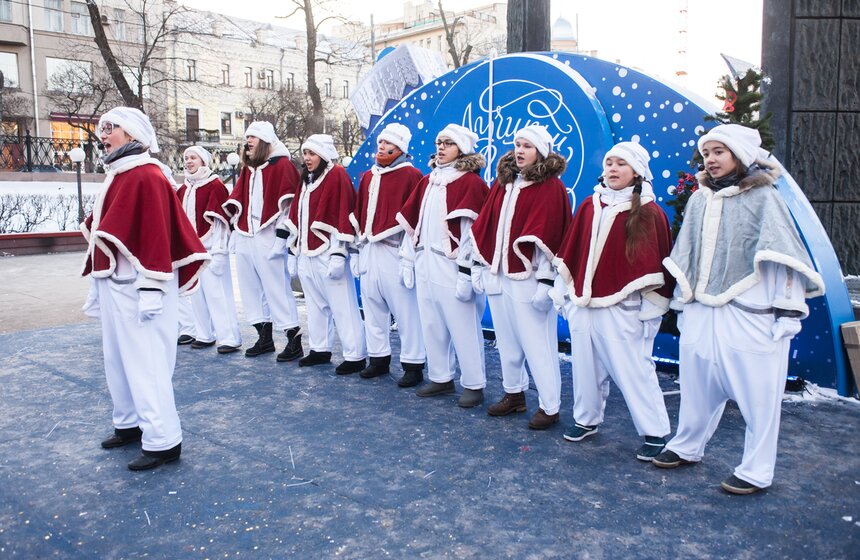 На Сретенском бульваре прошли рождественские гуляния 15 фото