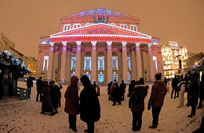 На фасаде Большого театра показали световой спектакль 16 фото