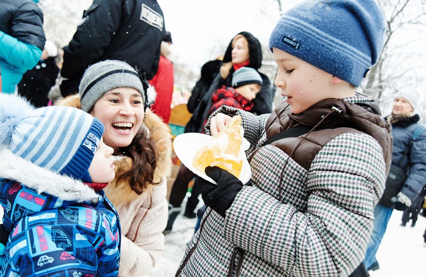 Гигантский леденец появился на Тверском бульваре 15 фото