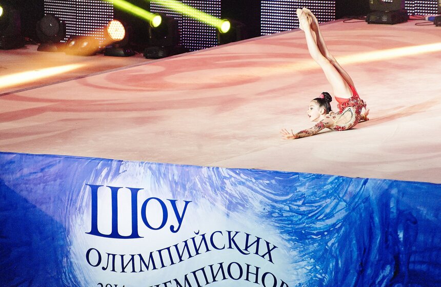 Шоу олимпийских чемпионов-синхронистов прошло в "Олимпийском" 13 фото