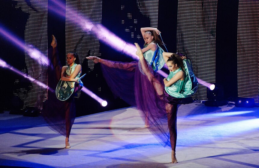 Шоу олимпийских чемпионов-синхронистов прошло в "Олимпийском" 31 фото