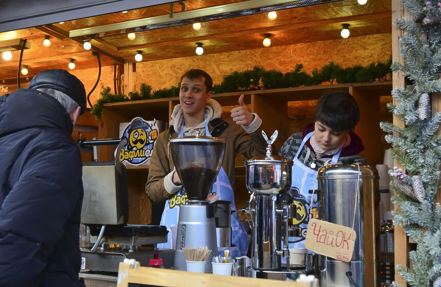 Рождественская ярмарка открылась в парке Горького 15 фото