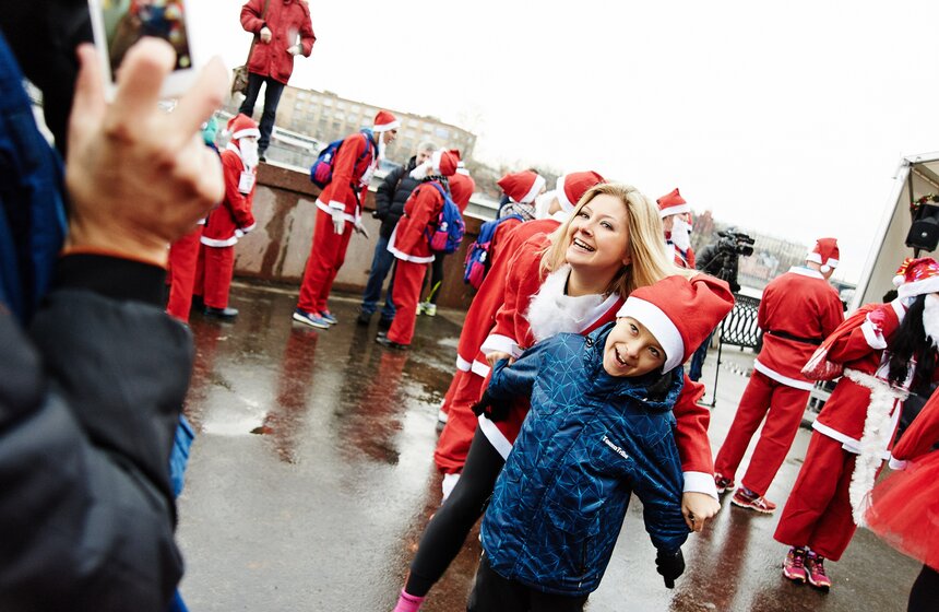 В столице впервые прошел забег Дедов Морозов 5 фото