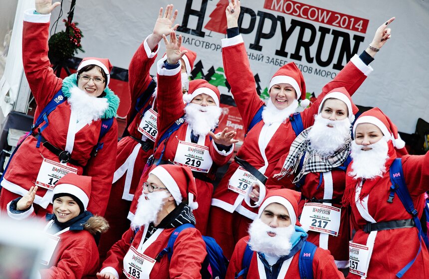 В столице впервые прошел забег Дедов Морозов 2 фото