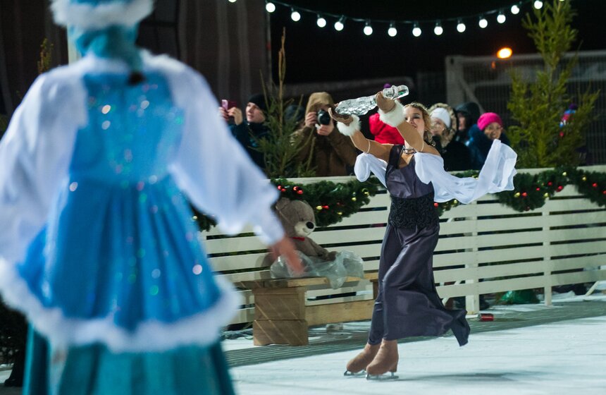 На Поклонной горе открылся исторический каток 25 фото