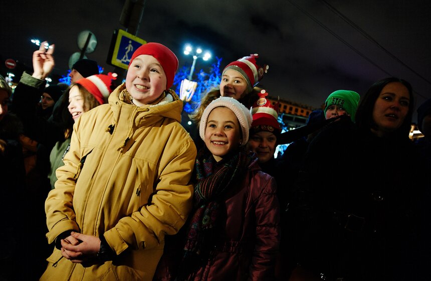 Стартовал новогодний проект "Театральные окна Метрополя" 9 фото