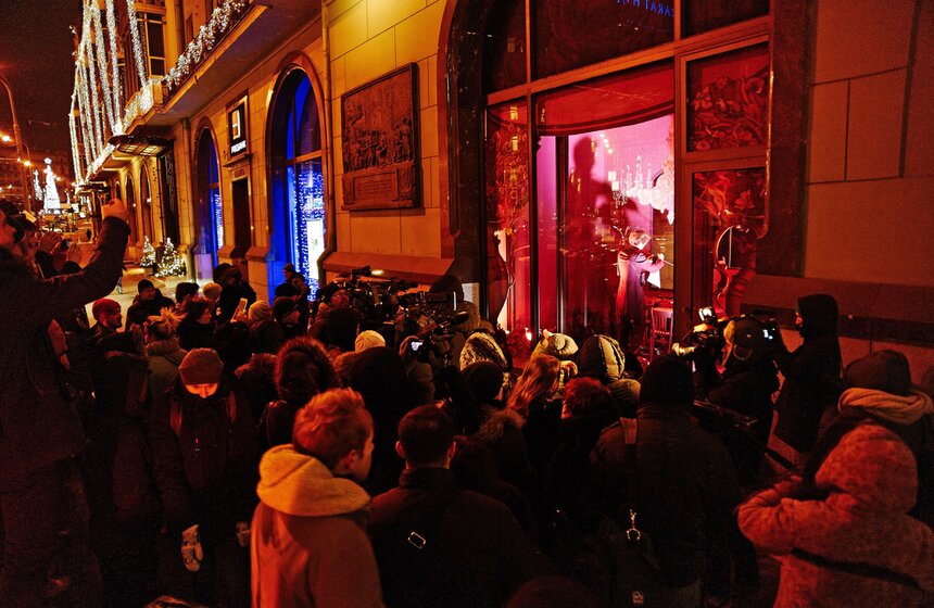 Стартовал новогодний проект "Театральные окна Метрополя" 10 фото