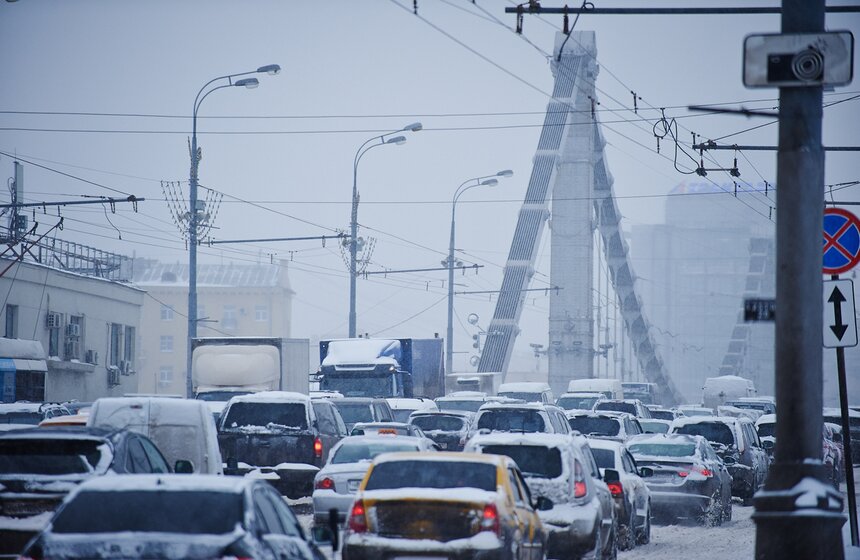 Москва под снегом: как город справляется с непогодой 21 фото