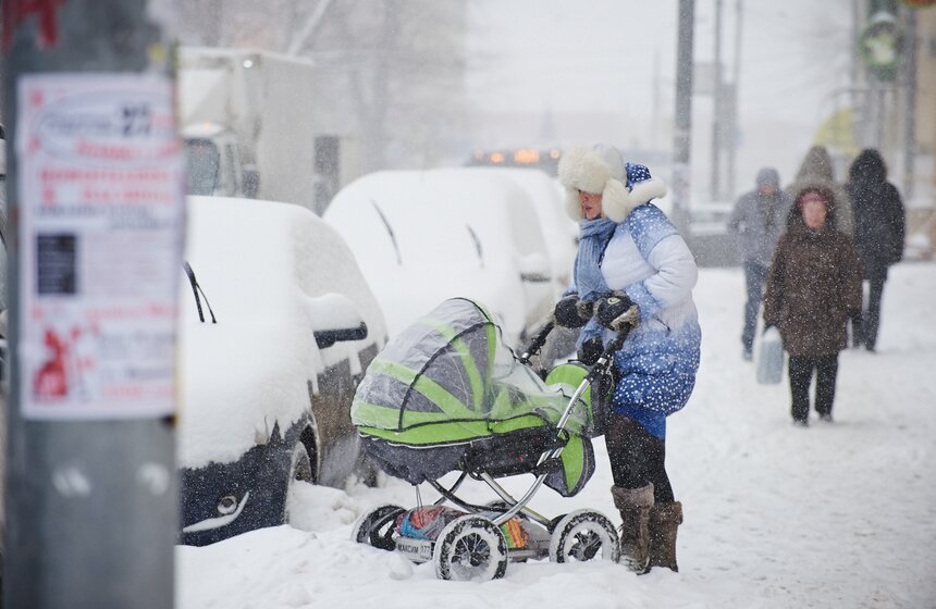 Москва под снегом: как город справляется с непогодой 6 фото