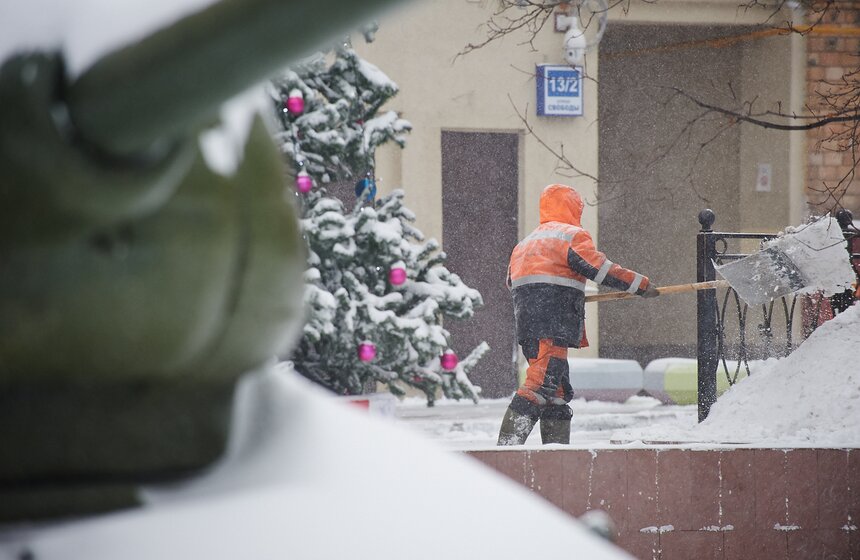 Москва под снегом: как город справляется с непогодой 2 фото