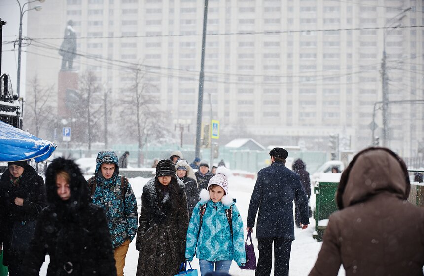 Москва под снегом: как город справляется с непогодой 10 фото