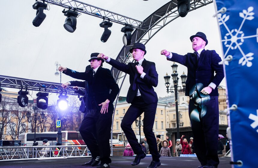 Евгений Папунаишвили провел танцевальный флешмоб 5 фото