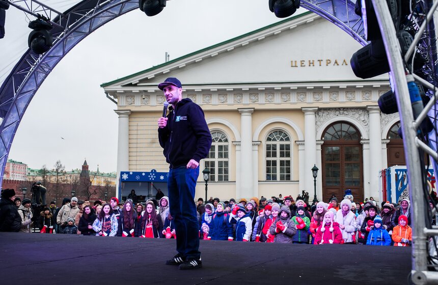 Евгений Папунаишвили провел танцевальный флешмоб 3 фото