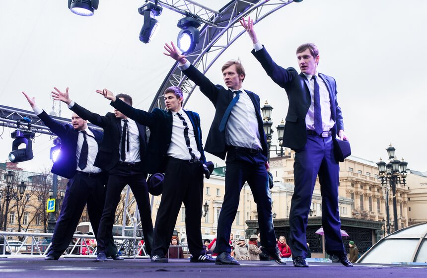 Евгений Папунаишвили провел танцевальный флешмоб 9 фото