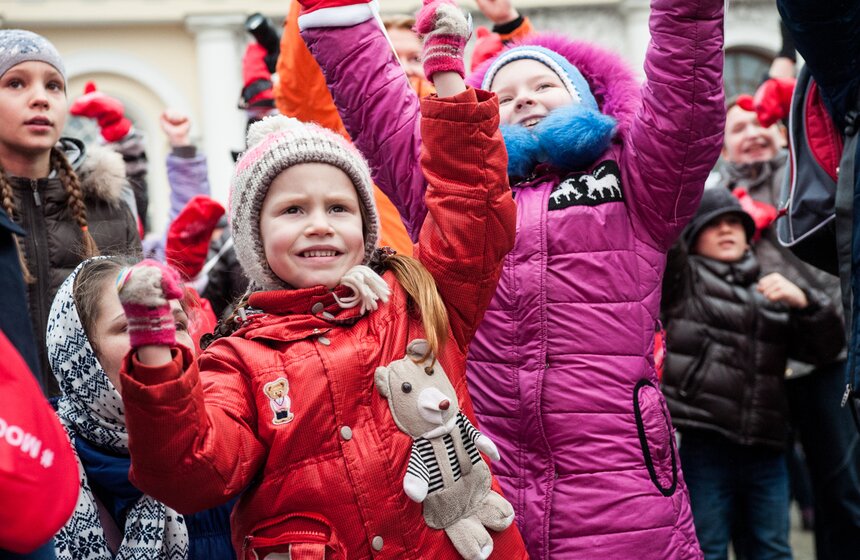 Евгений Папунаишвили провел танцевальный флешмоб 13 фото