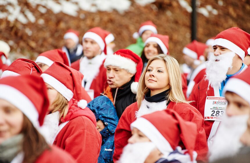 В столице впервые прошел забег Дедов Морозов 6 фото