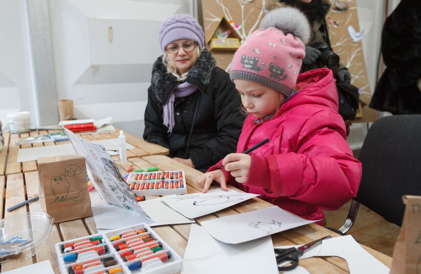 В Сокольниках прошла акция "Покорми птиц зимой!" 13 фото