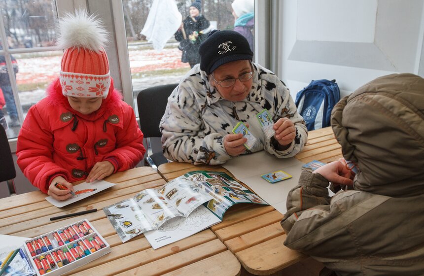 В Сокольниках прошла акция "Покорми птиц зимой!" 6 фото