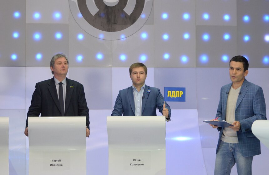 Кандидаты в депутаты Мосгордумы от 43 округа Сергей Иваненко ("Яблоко") и Юрий Кравченко (ЛДПР)