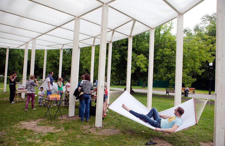 В парке им.Горького открыли специальную беседку 1 фото