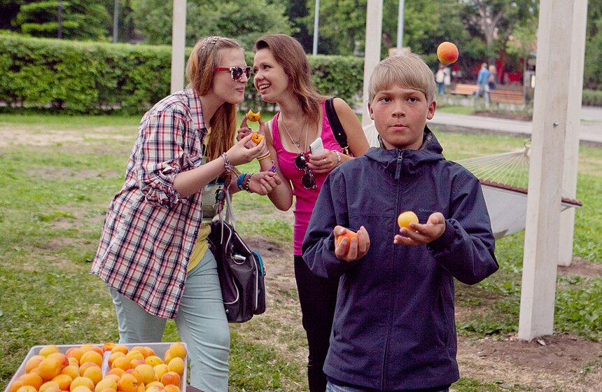 В парке им.Горького открыли специальную беседку 6 фото
