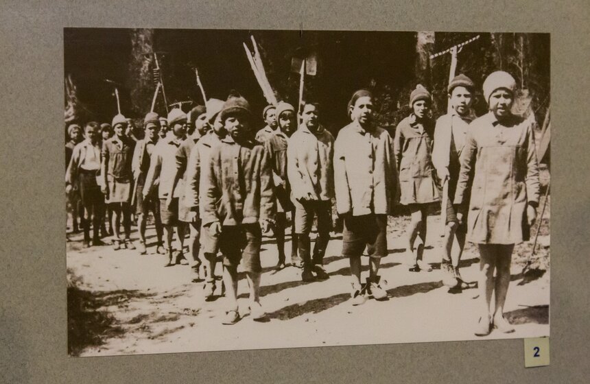 Выставка, посвященная истории школьной формы, открылась в Москве 10 фото