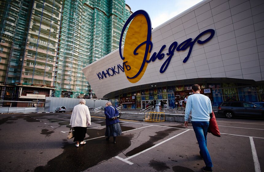 В клубе "Эльдар" открылся фестиваль отечественного кино 1 фото