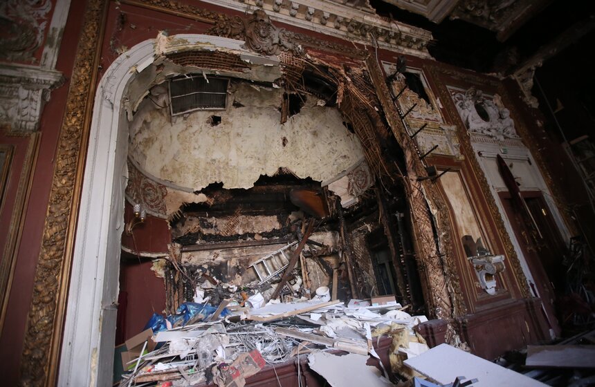 Экскурсия в погоревшем театре "Школа современной пьесы" 6 фото