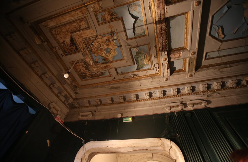 Экскурсия в погоревшем театре "Школа современной пьесы" 5 фото