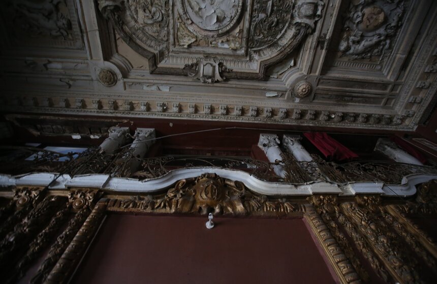 Экскурсия в погоревшем театре "Школа современной пьесы" 9 фото