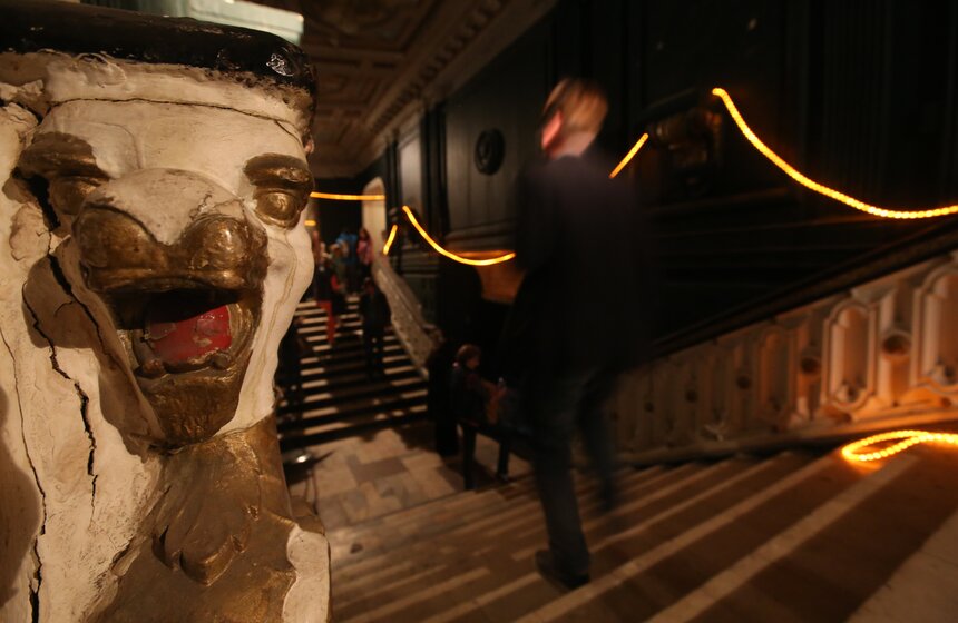 Экскурсия в погоревшем театре "Школа современной пьесы" 14 фото