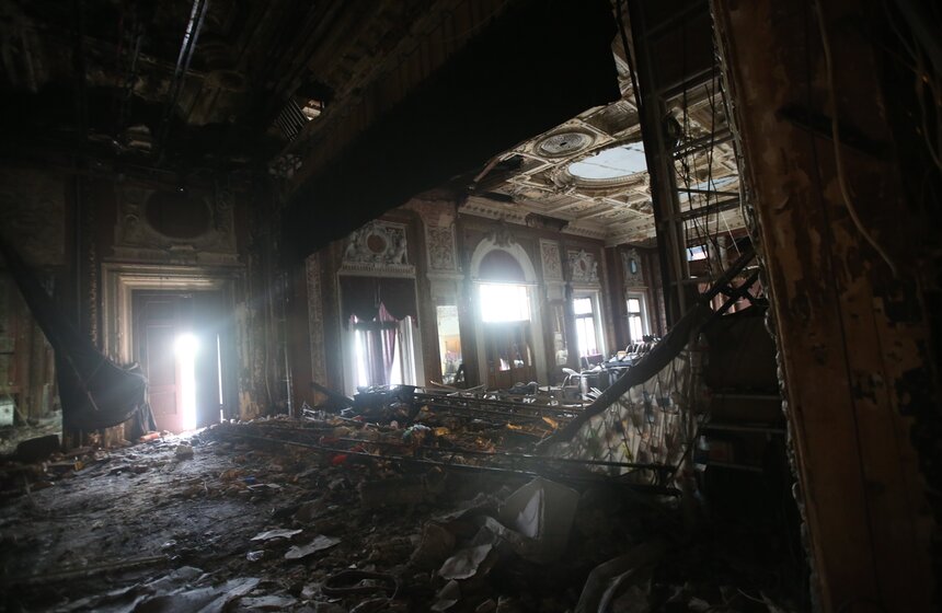 Экскурсия в погоревшем театре "Школа современной пьесы" 18 фото