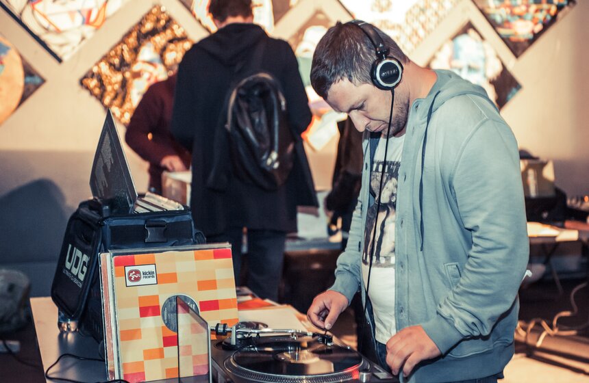 В арт-центре Vinyl состоялся второй маркет виниловой музыки 12 фото