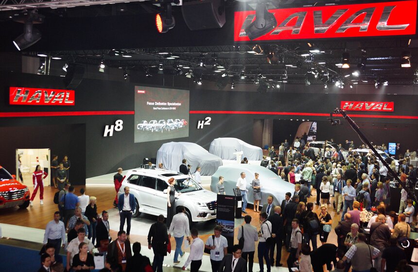 Московский автосалон открылся для бизнес-гостей и прессы 37 фото
