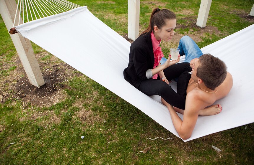 В парке им.Горького открыли специальную беседку 10 фото