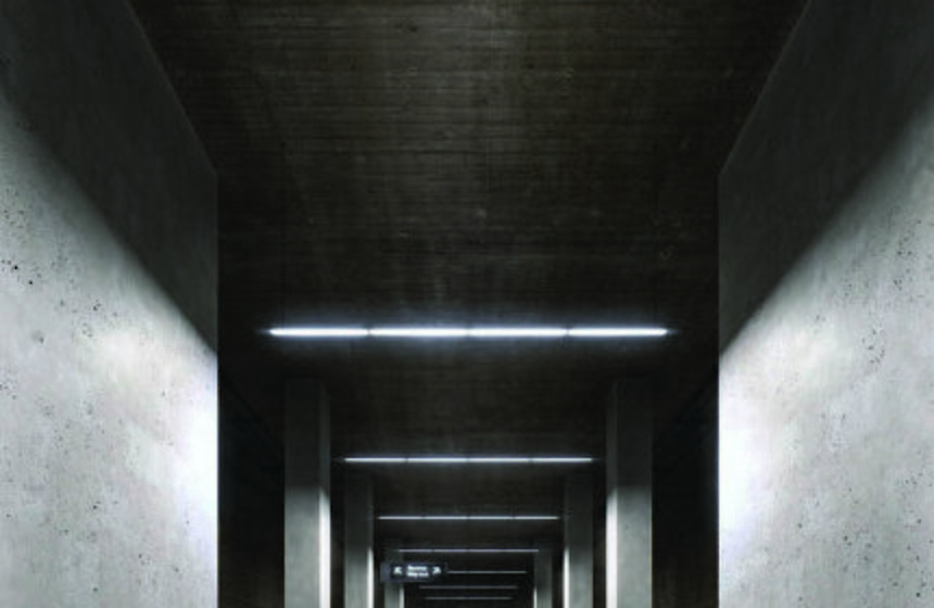 Проект станции метро "Новопеределкино" от FAS(t) (Россия, Москва). Группа архитекторов из Москвы взяла за основу идею "лес под землей". Станция как будто находится под автомобильной эстакадой, а две "зеленые" полосы леса вдоль дороги плавно опускаются вниз, обнажая объем сооружения