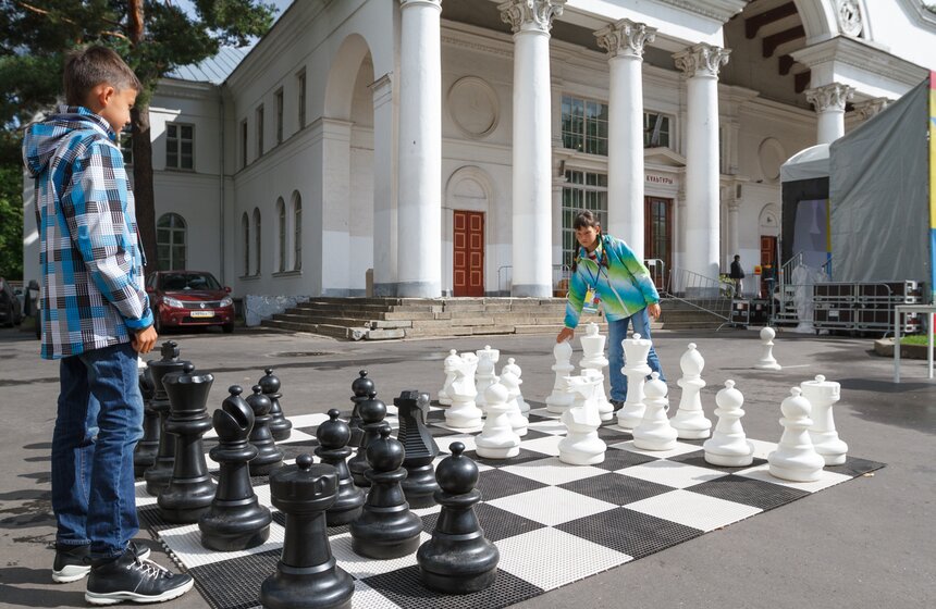 На ВДНХ прошел Кубок мэра по шахматам 5 фото