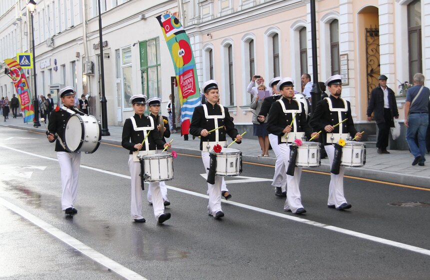 Собянин открыл пешеходную зону на улицах Покровка и Маросейка 17 фото