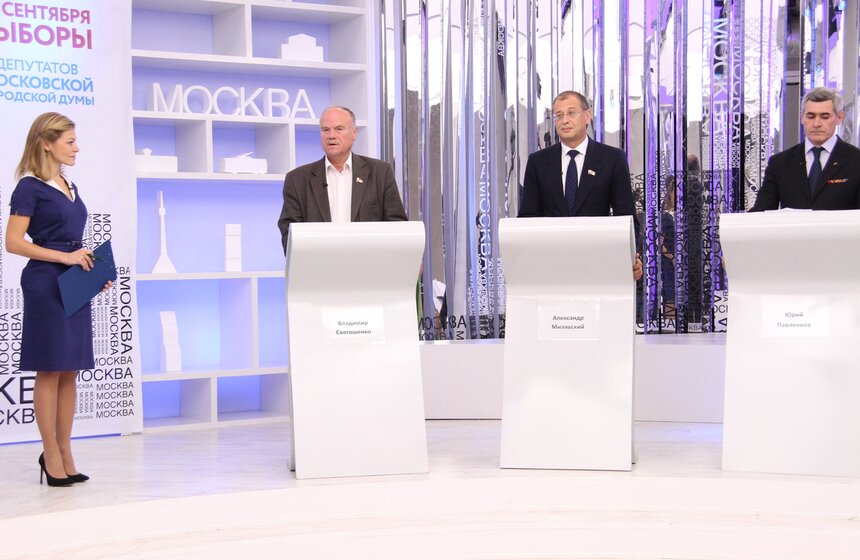 Кандидаты в депутаты Мосгордумы от 40 округа Владимир Святошенко (КПРФ), Александр Милявский ("Единая Россия") и Юрий Павленков ("Справедливая Россия")