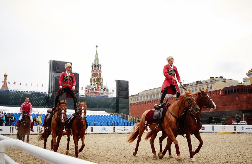 Кремлевская школа верховой езды представила новую программу 13 фото