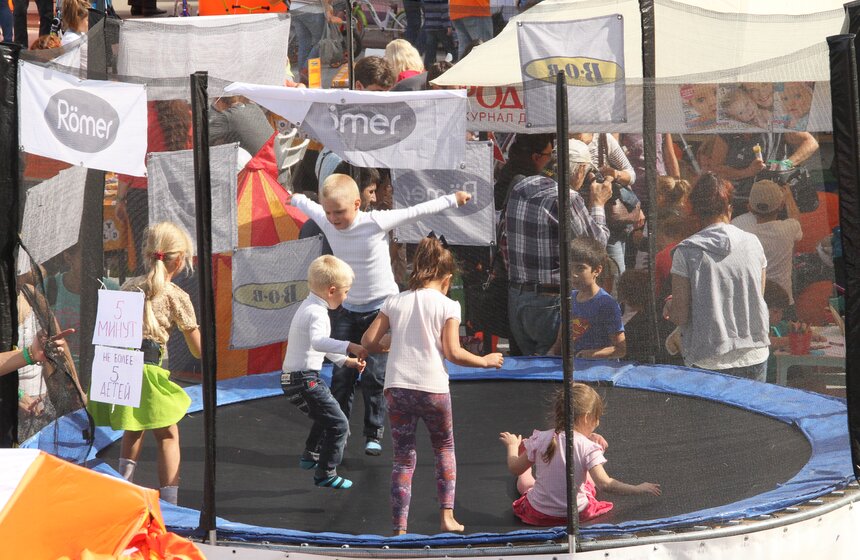 В "Сокольниках" прошел семейный фестиваль "Сказочный остров" 15 фото