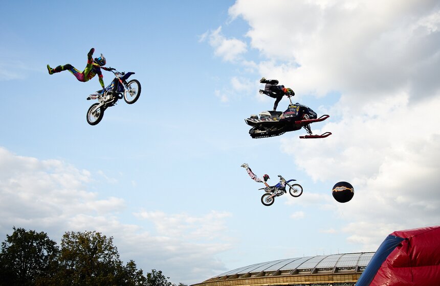 В "Лужниках" прошло мотофристайл-шоу Adrenaline FMX Rush 14 фото