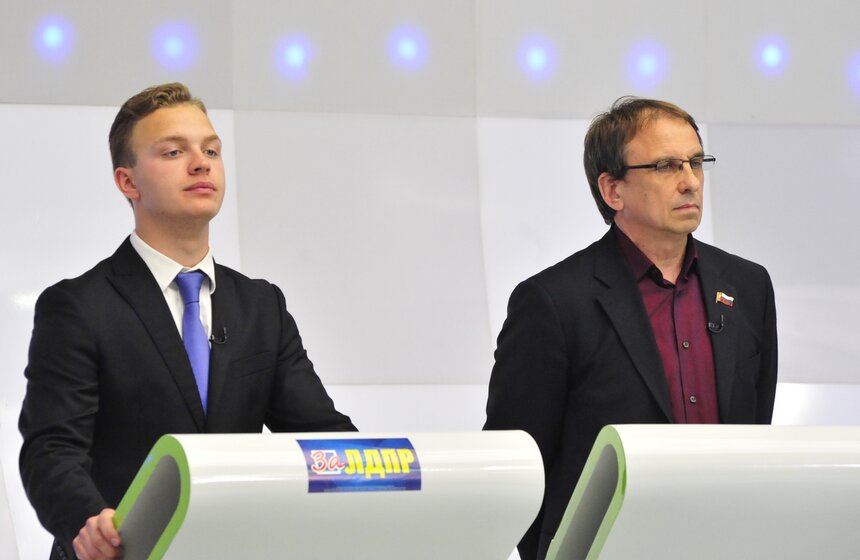 Кандидаты в депутаты Мосгордумы от 28 округа Кирилл Каров (ЛДПР) и Владимир Куимов (КПРФ)