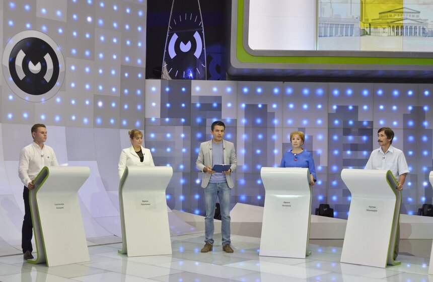 Кандидаты в депутаты Мосгордумы от 4 округа Святослав Алырин (ЛДПР), Ирина Павленко ("Справедливая Россия"), Ирина Копкина ("Яблоко") и Рустам Махмудов (КПРФ)