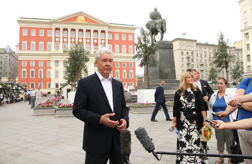 Сергей Собянин посетил региональную ярмарку на Тверской площади 12 фото